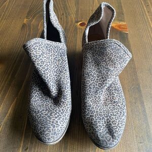 Lucky Brand animal print bootie size 10